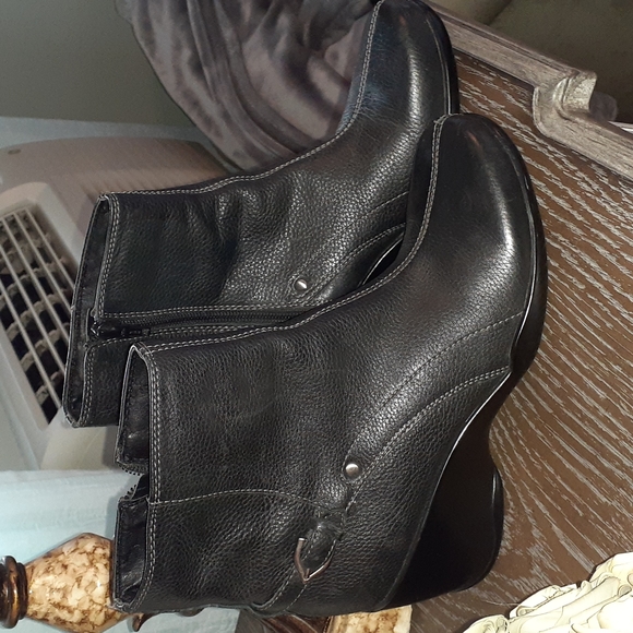 Naturalizer Lerato black leather Side Zip western ankle boots size 7 1/2 - Picture 2 of 4